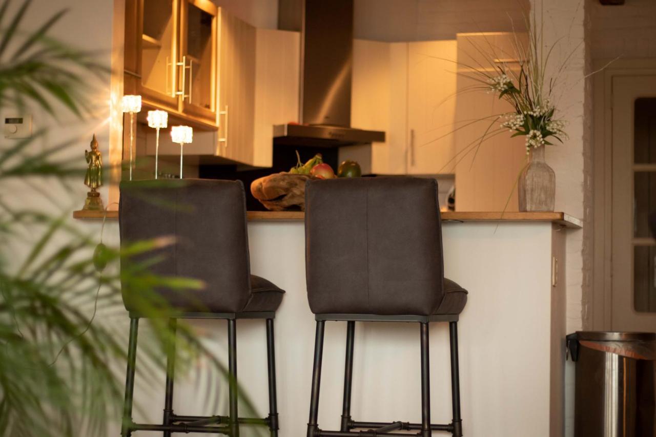 Guesthouse Bednboot Met Terras Aan Het Water Rijpwetering Exterior photo