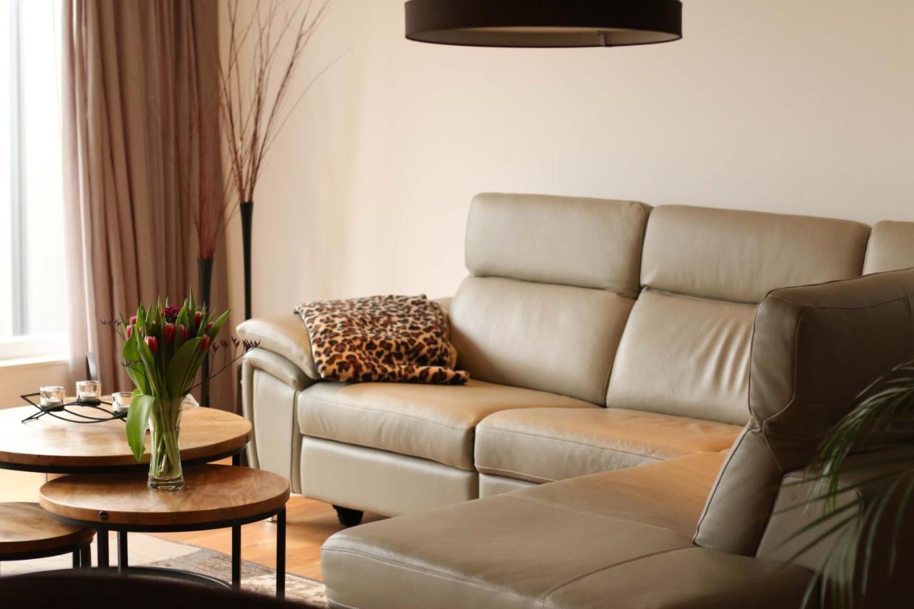 Guesthouse Bednboot Met Terras Aan Het Water Rijpwetering Exterior photo