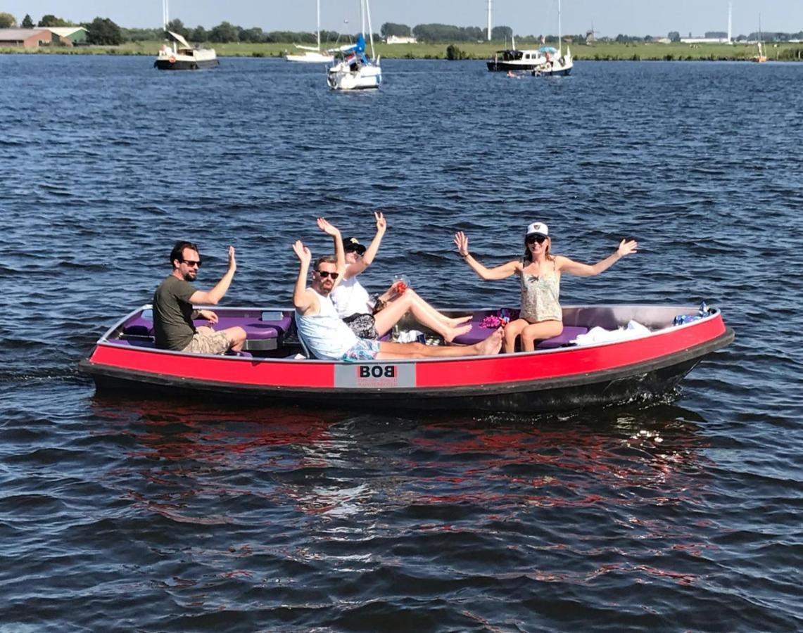 Guesthouse Bednboot Met Terras Aan Het Water Rijpwetering Exterior photo