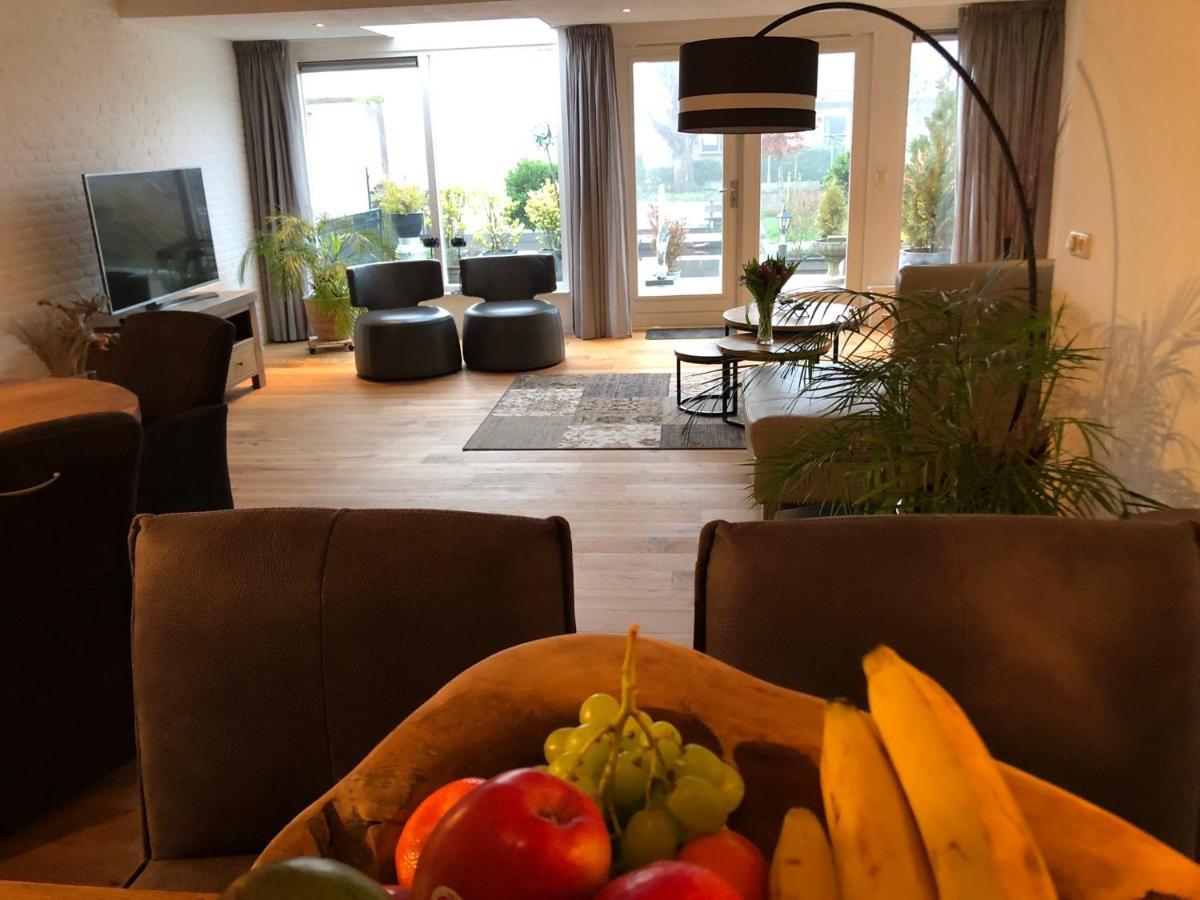 Guesthouse Bednboot Met Terras Aan Het Water Rijpwetering Exterior photo