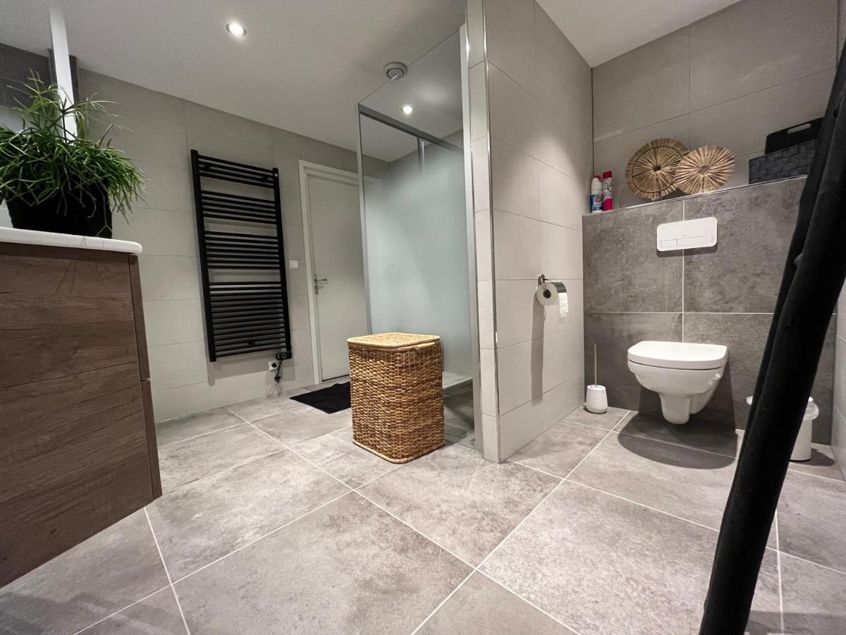 Guesthouse Bednboot Met Terras Aan Het Water Rijpwetering Exterior photo